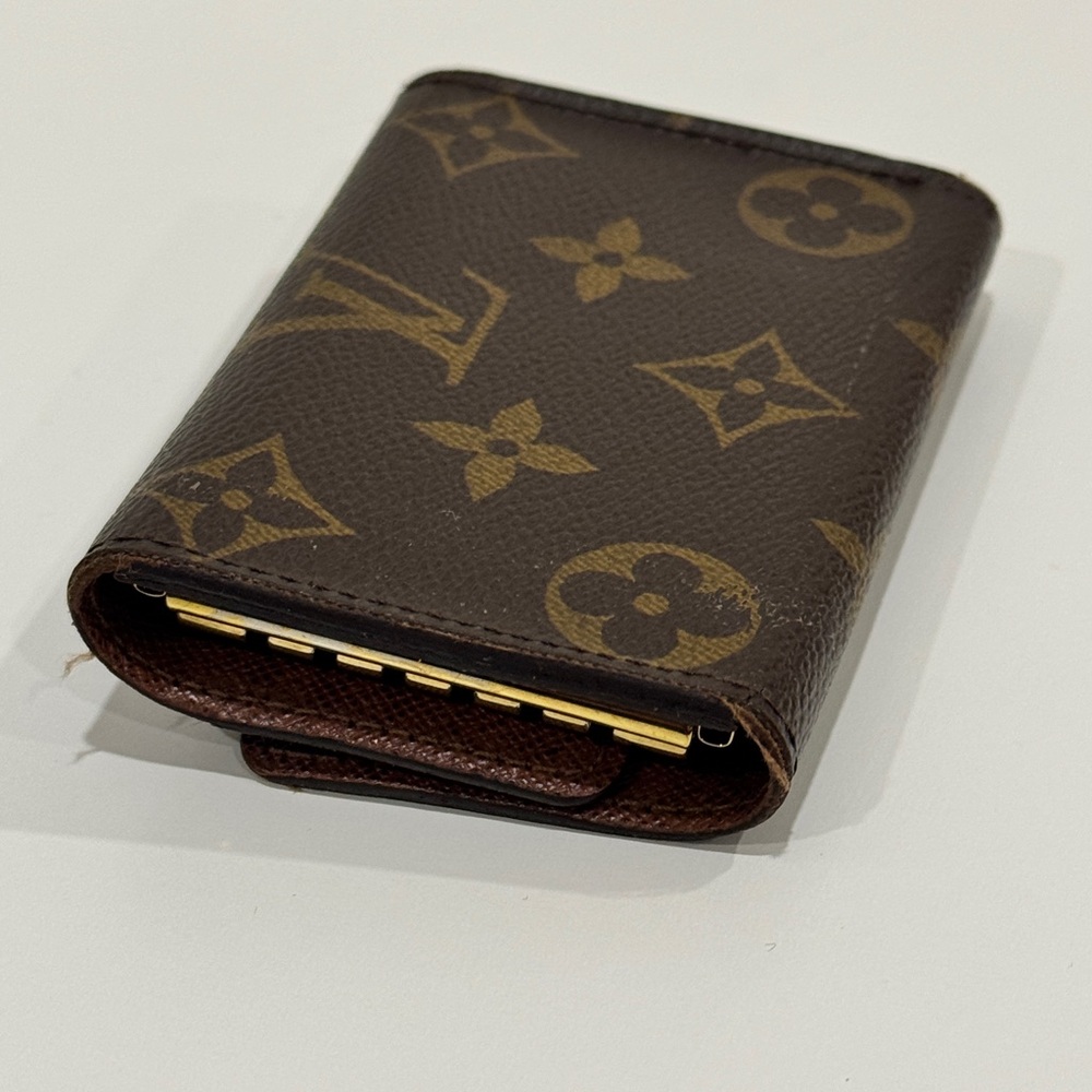 Louis Vuitton Monogram 6 Key Holder M62630 - Picture 4 of 15